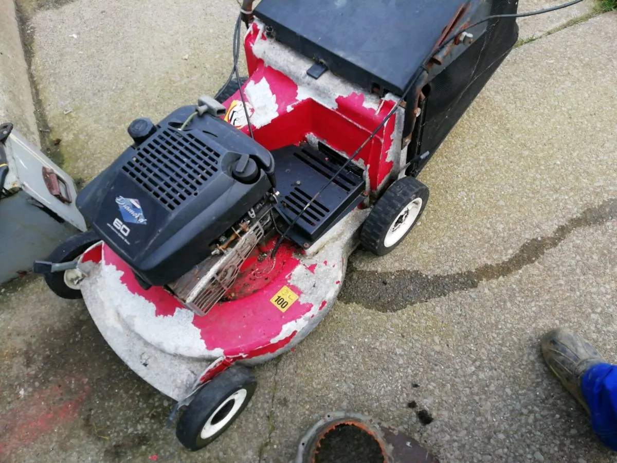 For sale or repair lawnmower - Image 2
