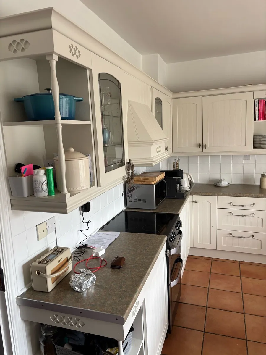 Kitchen units - Image 1