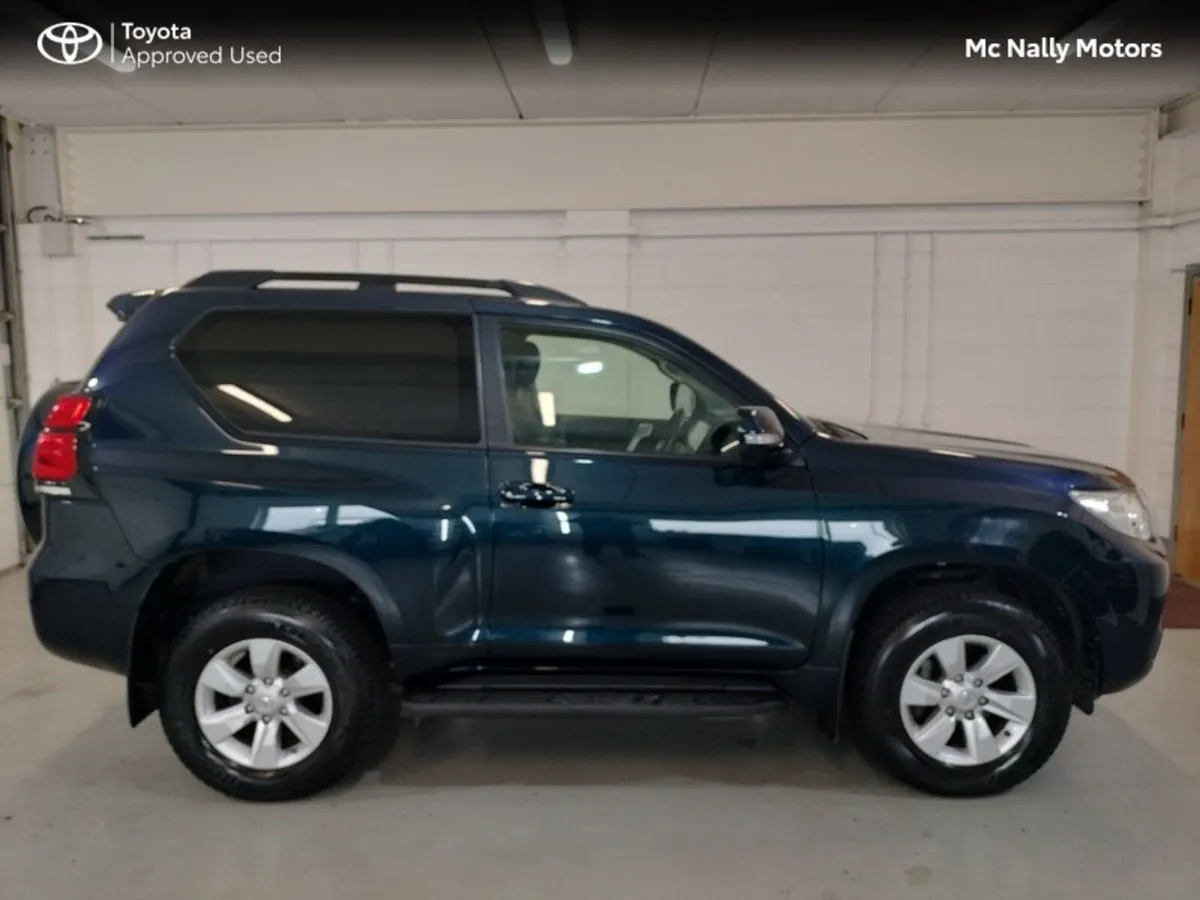 Toyota Land Cruiser SWB AUTO LOW KMS - Image 4