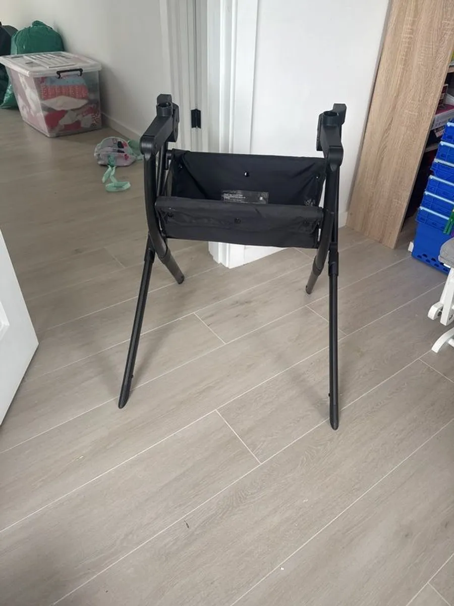 Egg Carrycot Stand - Image 2