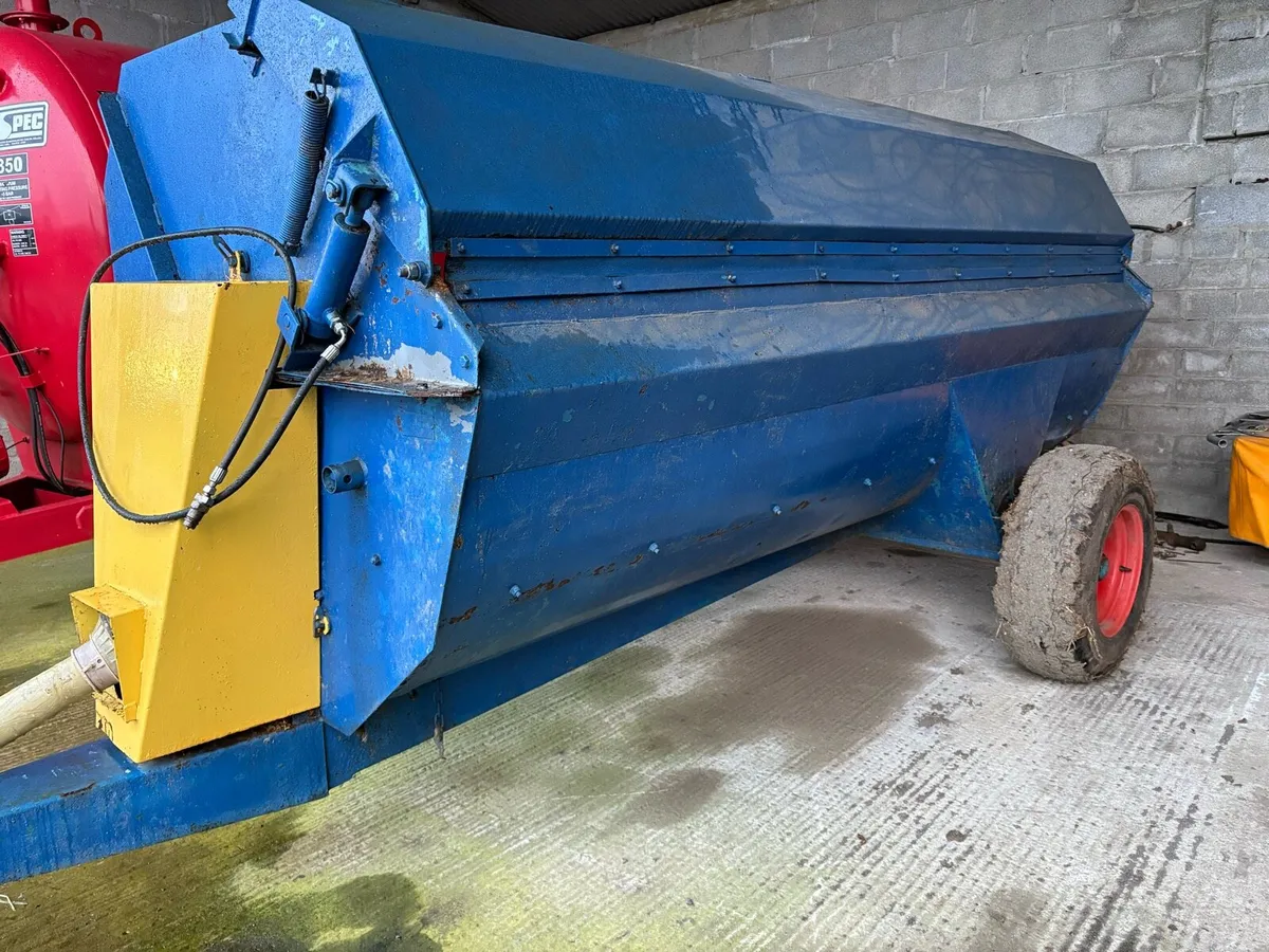 Muck spreader for sale - Image 1