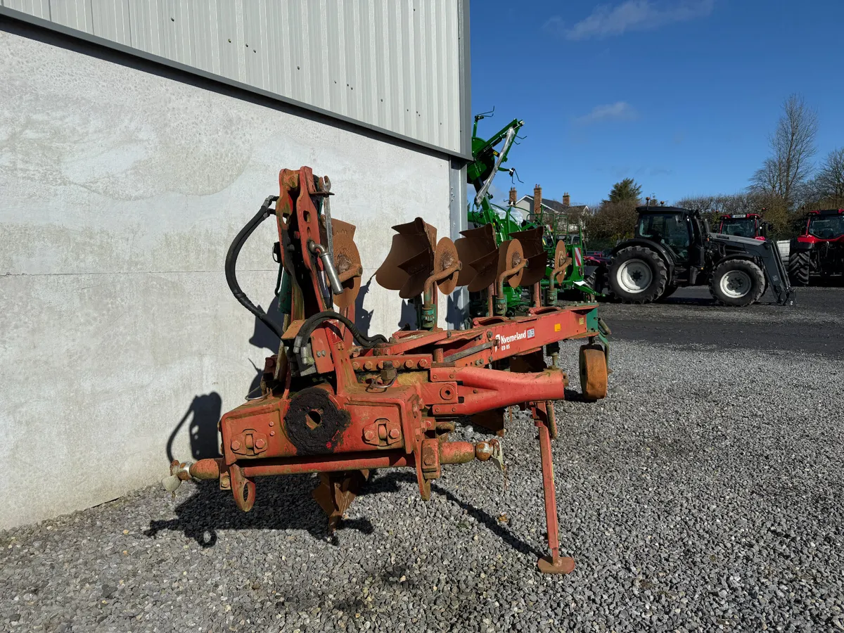 4 FURROW REVERSIBLE PLOUGH - Image 4