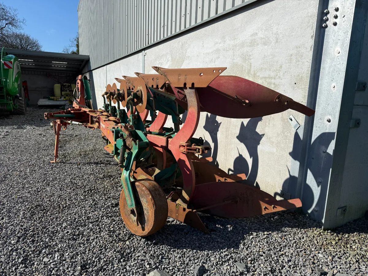 4 FURROW REVERSIBLE PLOUGH - Image 2