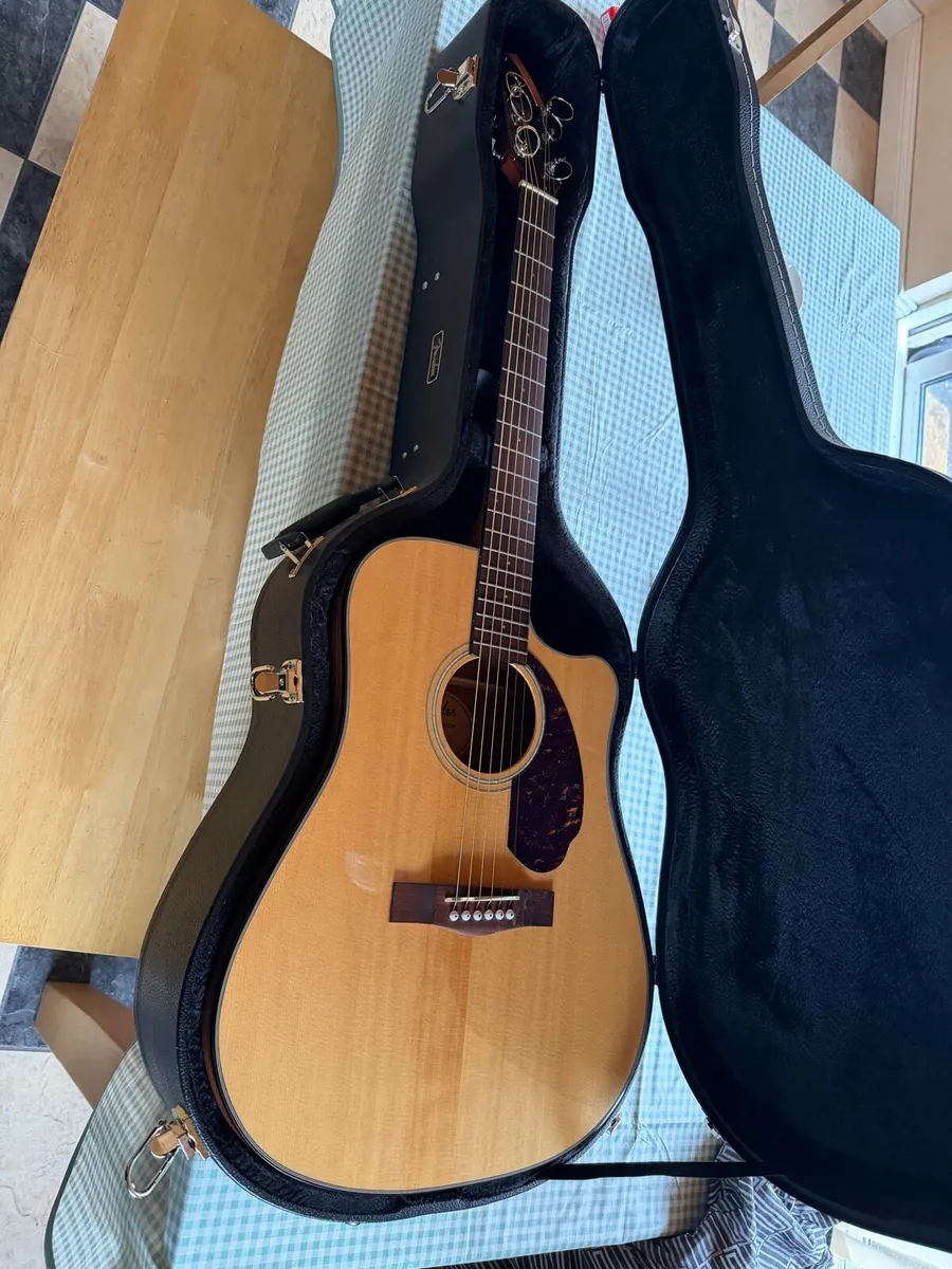 Fender CD140SCE with hard case - Image 1
