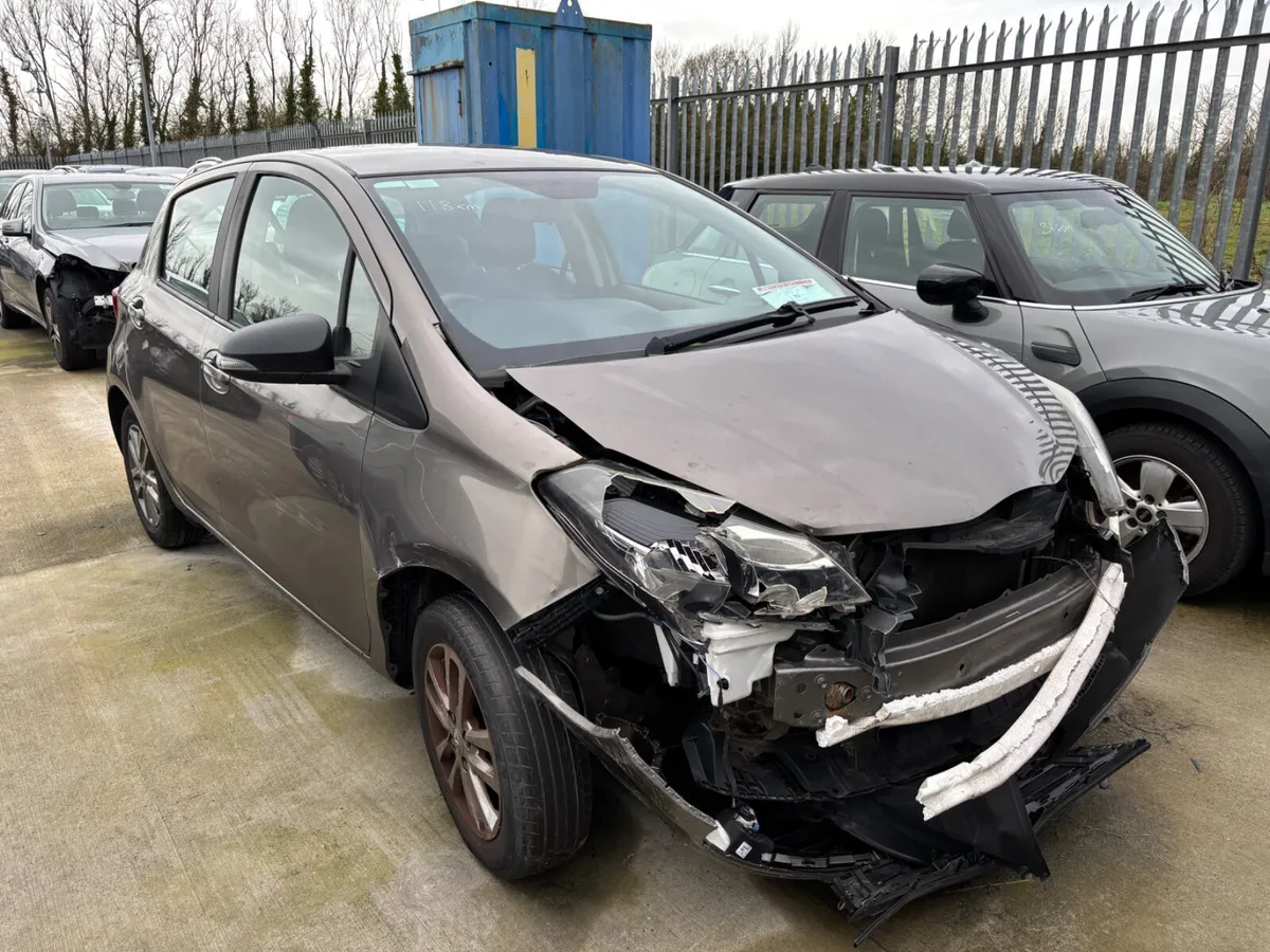 16 Yaris 1.0 Petrol Luna 120km Starts - Image 2