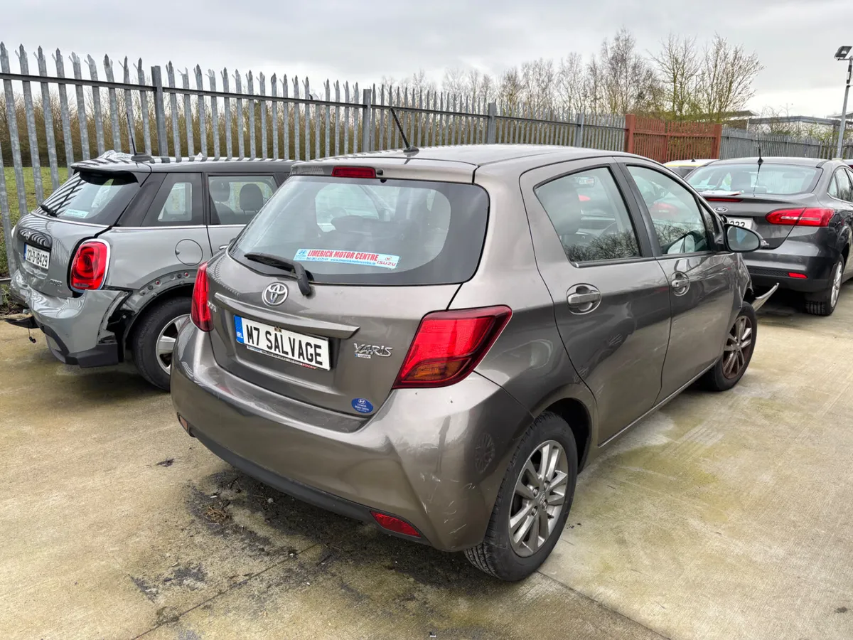 16 Yaris 1.0 Petrol Luna 120km Starts - Image 3