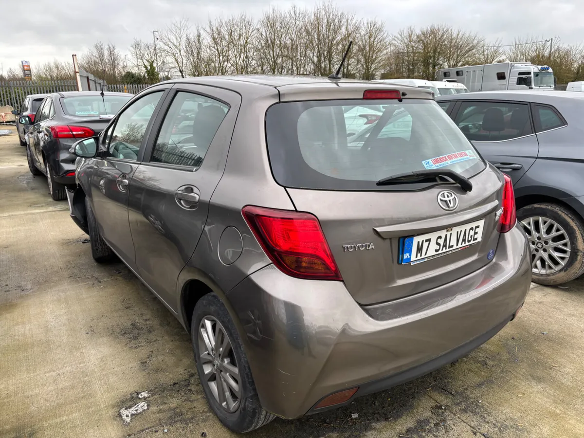 16 Yaris 1.0 Petrol Luna 120km Starts - Image 4