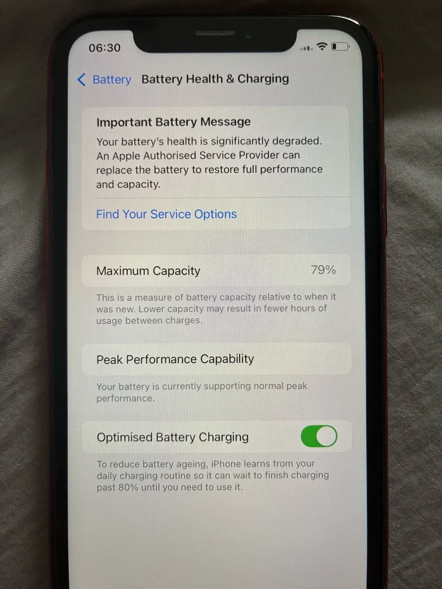 iPhone XR 64GB – Rear Camera Issue - box included - Image 4