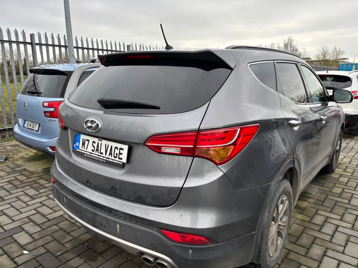 15 Santa -Fe 7seater Diesel 200km Drives - Image 3