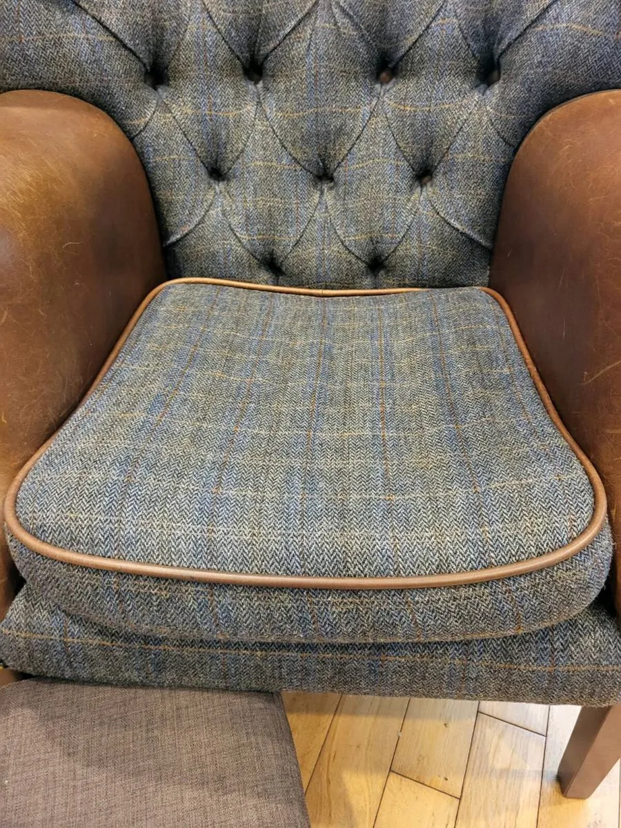 Pair of Arm chairs - Image 3