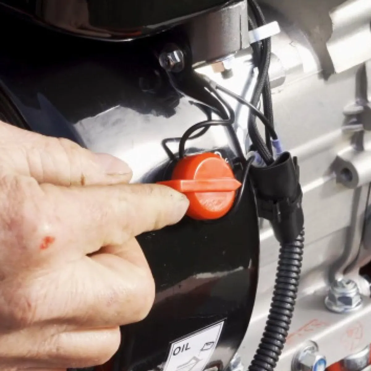 16" Petrol Scarifier - Image 4