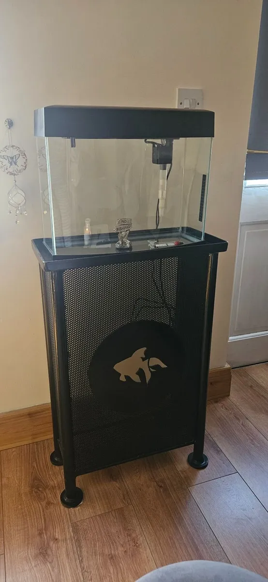 Fish tank stand - Image 1