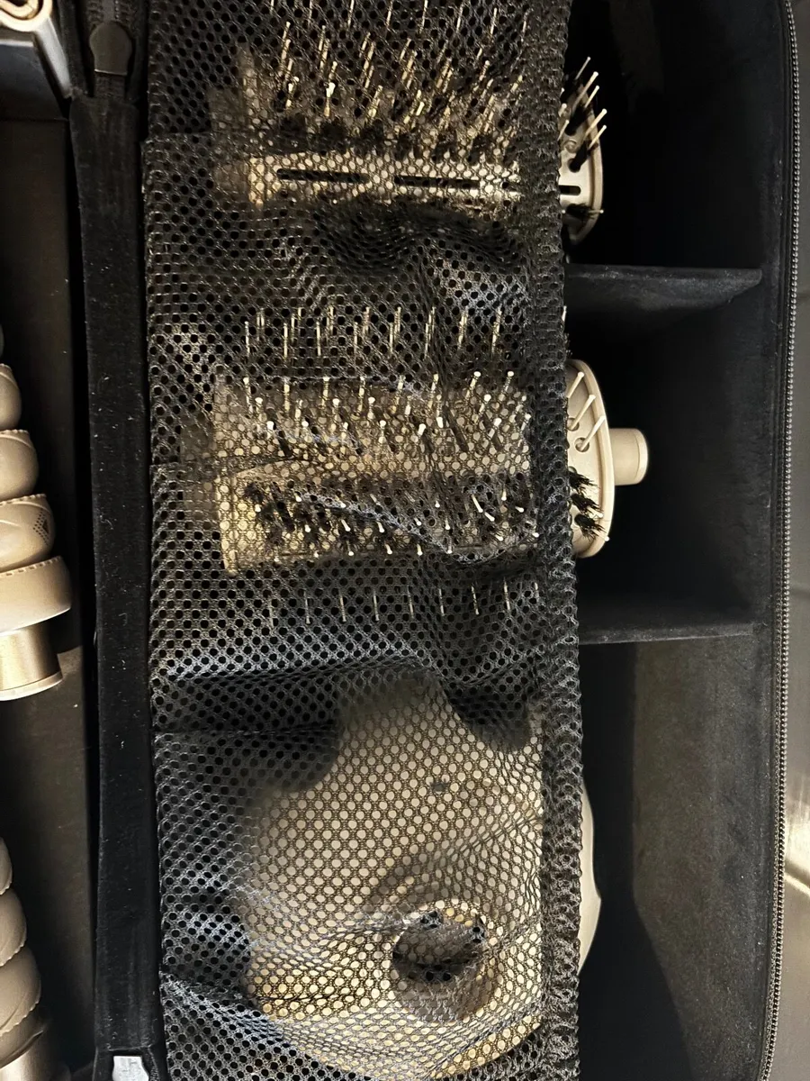 Shark hair dryer / curler - Image 1