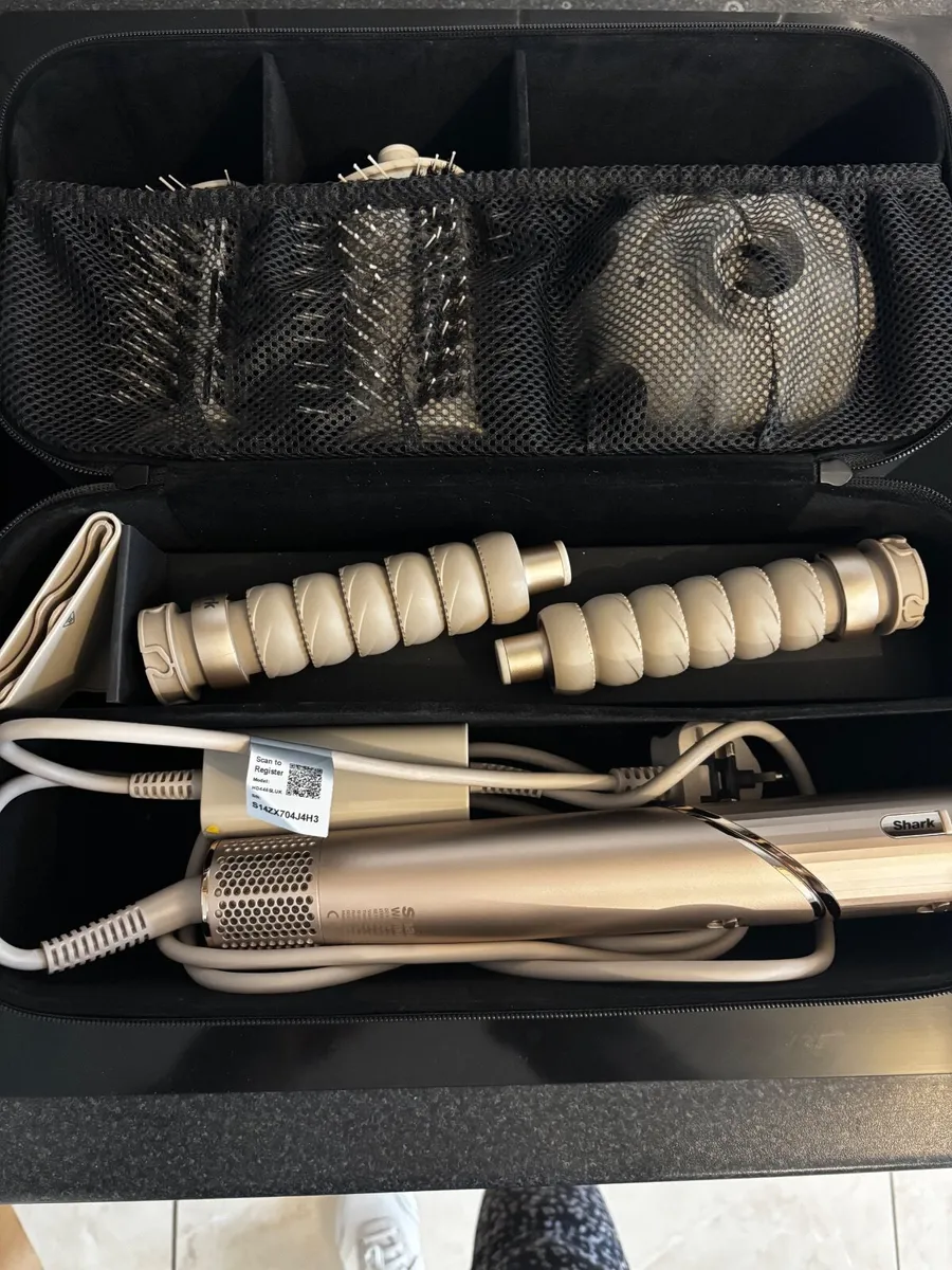 Shark hair dryer / curler - Image 4