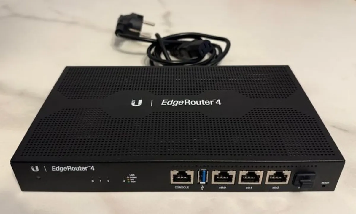 Ubiquiti EdgeRouter 4 (ER-4) - Image 1
