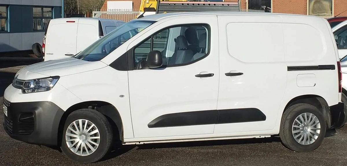 2021 Citroen Berlingo Small Panel Van - Image 4
