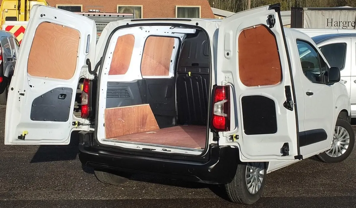 2021 Citroen Berlingo Small Panel Van - Image 1