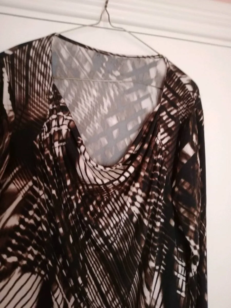 LADIES TOPS €4 EACH - Image 1