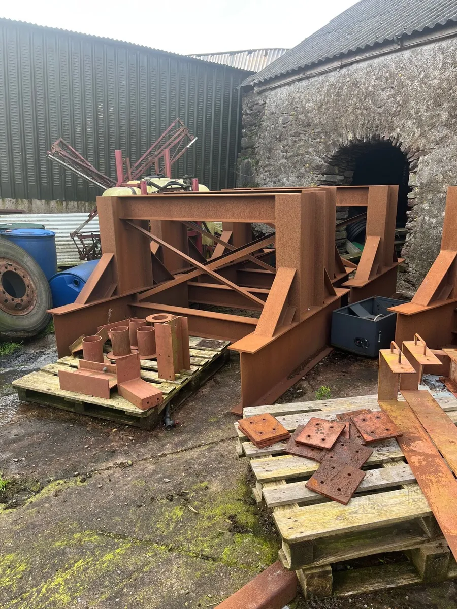 Steel tank stands - Image 1