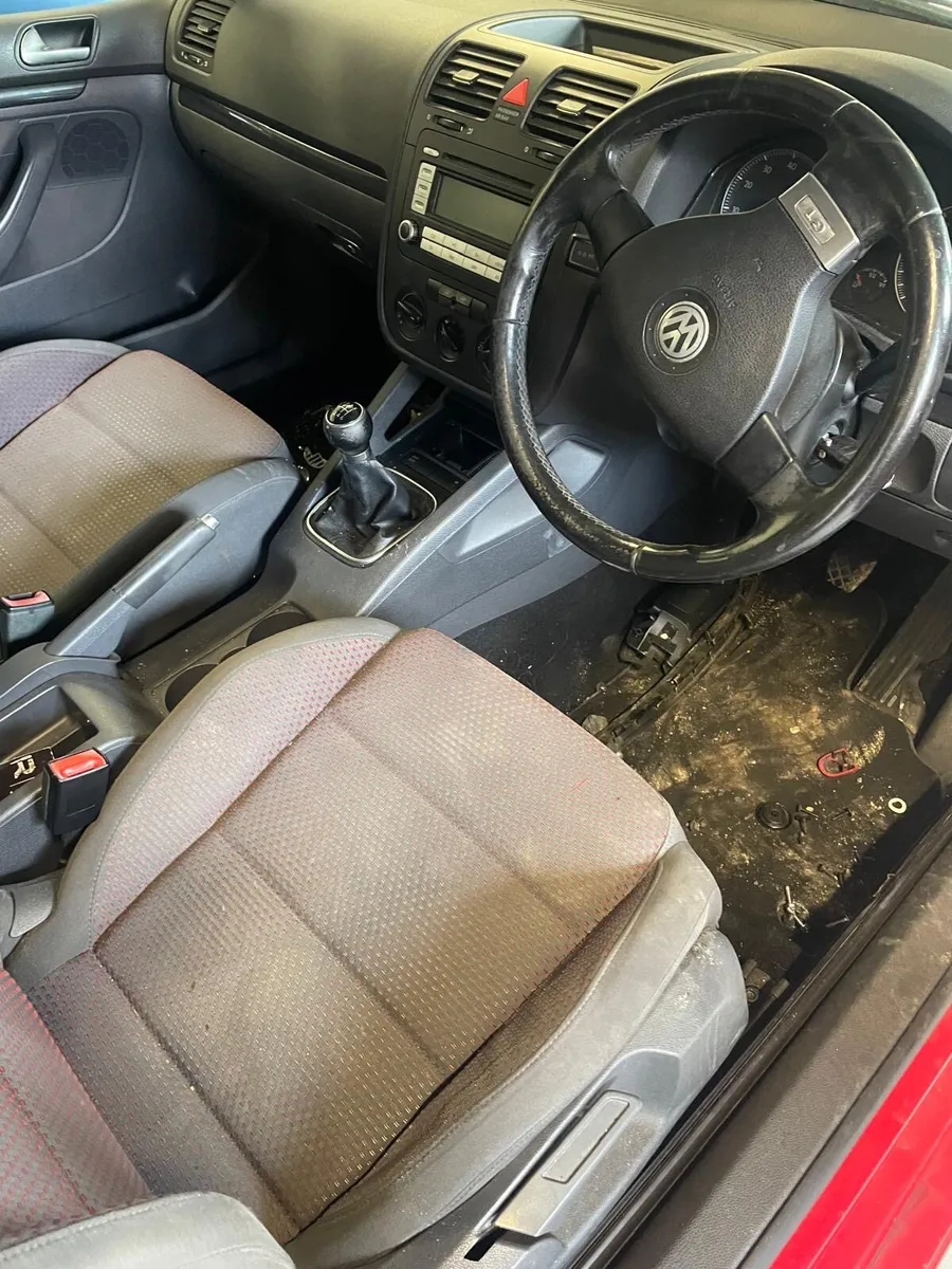 2007 Volkswagen Golf MK5 for breaking/parts - Image 4