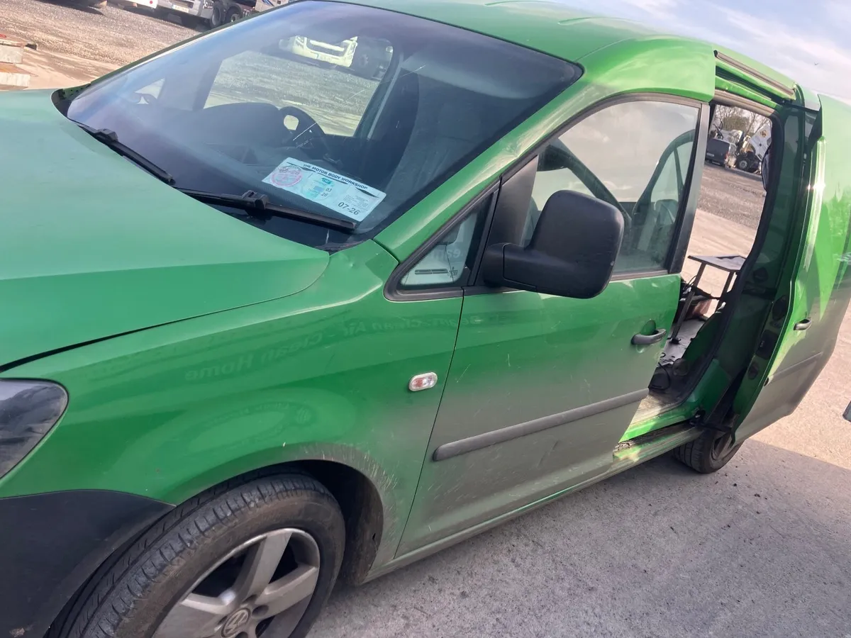 Volkswagen Caddy 2011 - Image 3