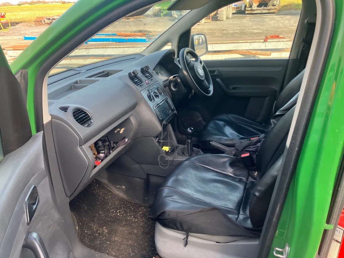 Volkswagen Caddy 2011 - Image 4