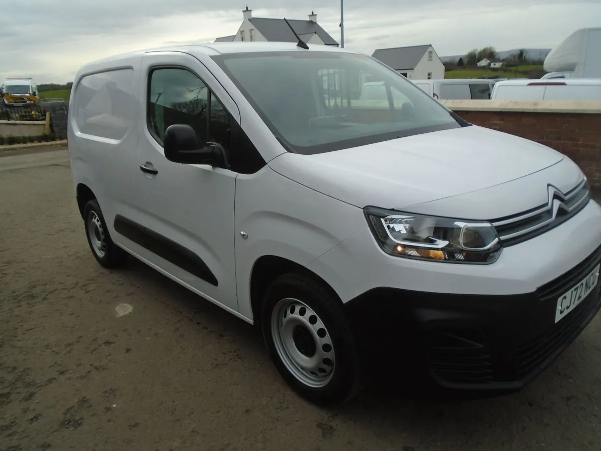 2023 Citroen Berlingo ENTERPRISE 100HP - Image 1