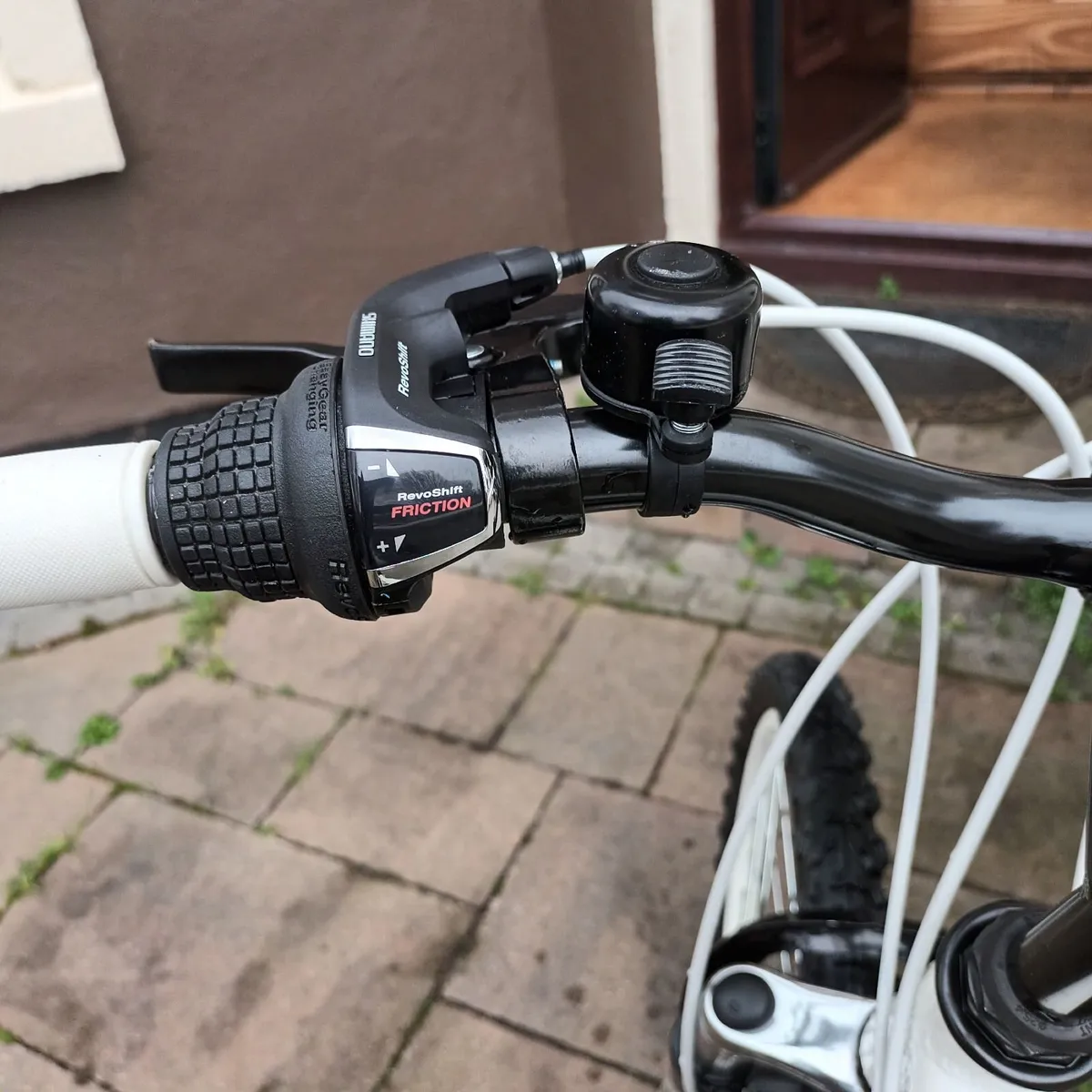 Girls mountain bike, - Image 1