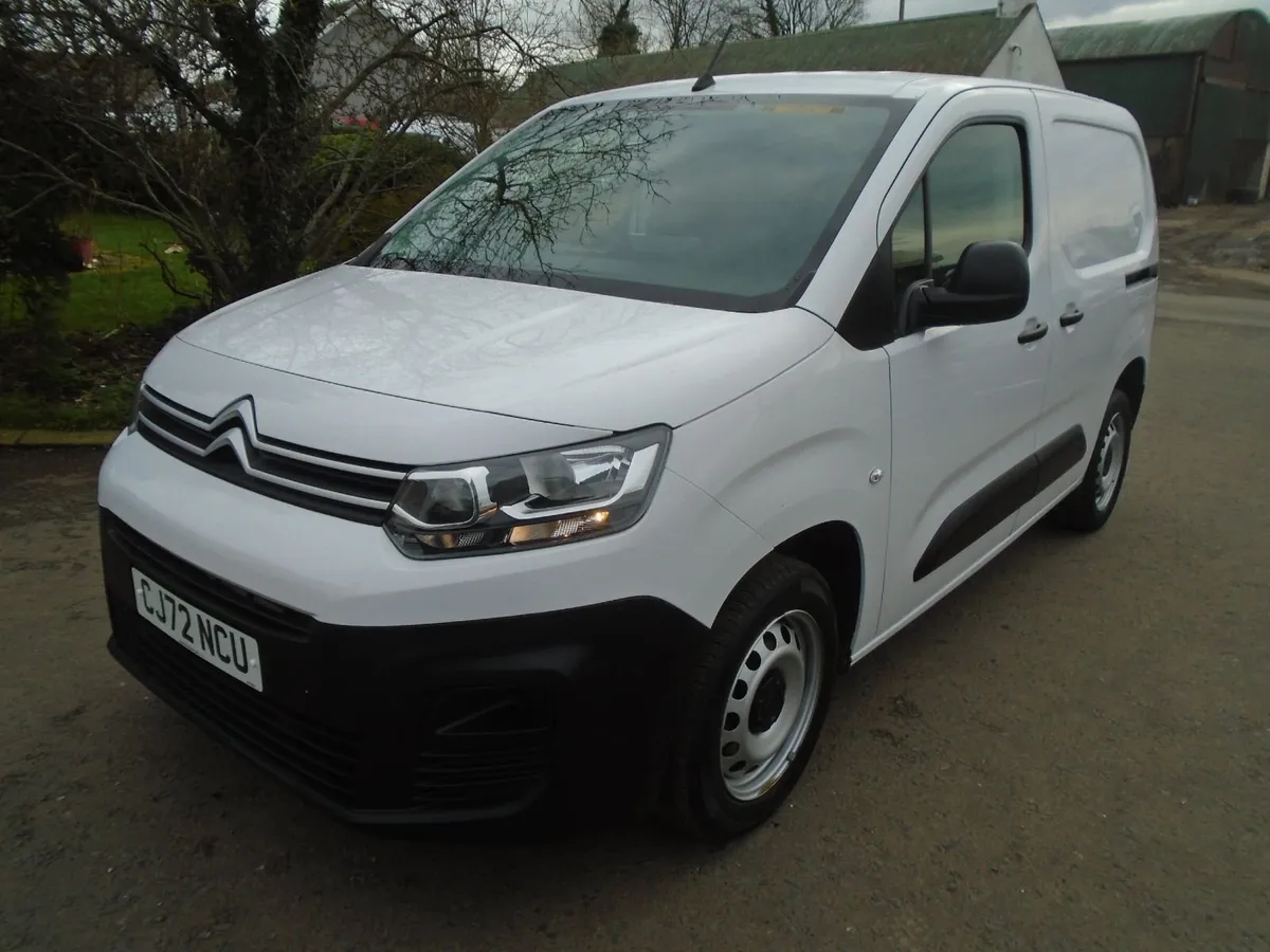 2023 Citroen Berlingo ENTERPRISE 100HP - Image 3