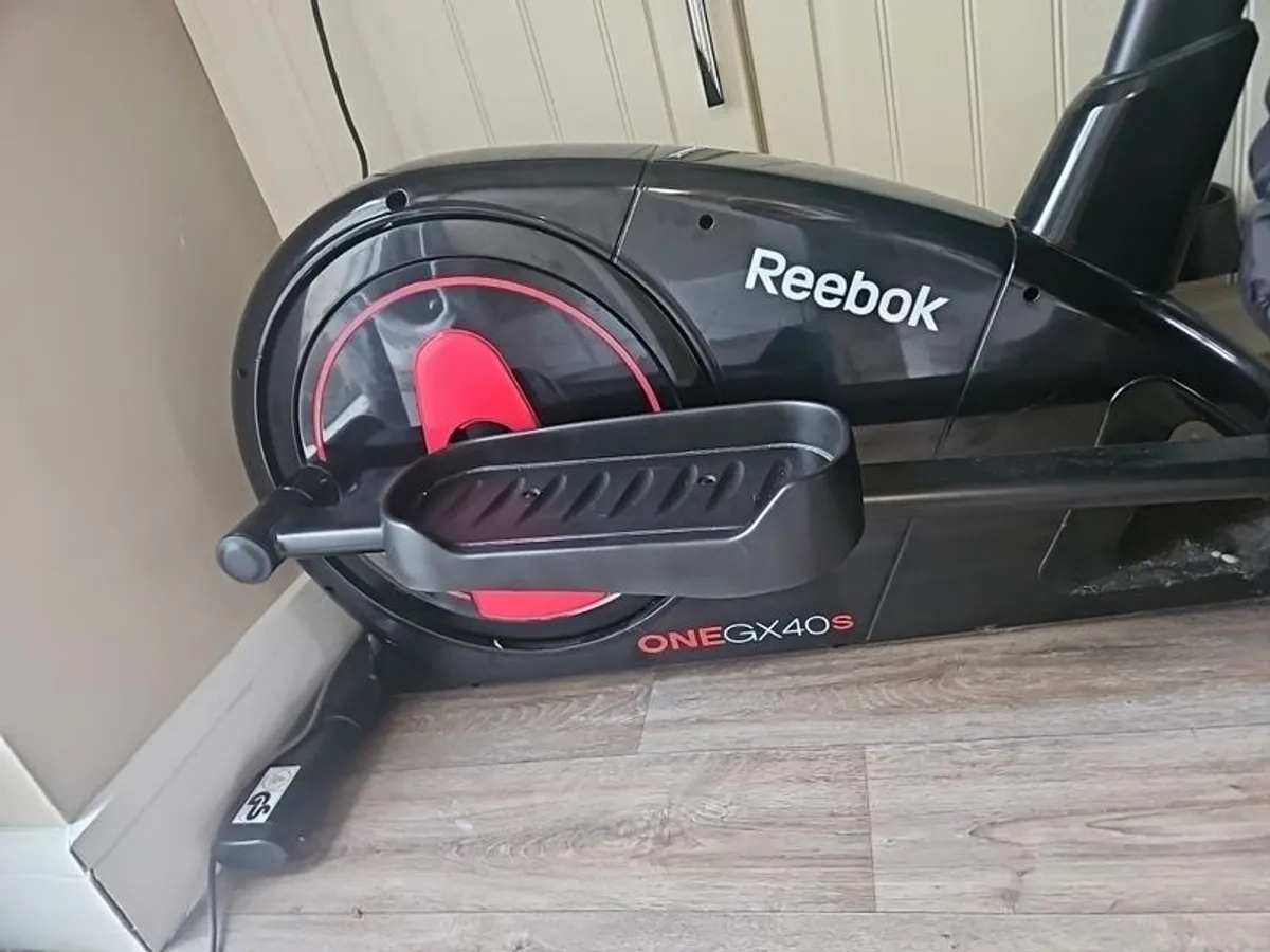 reenok cross trainer - Image 1