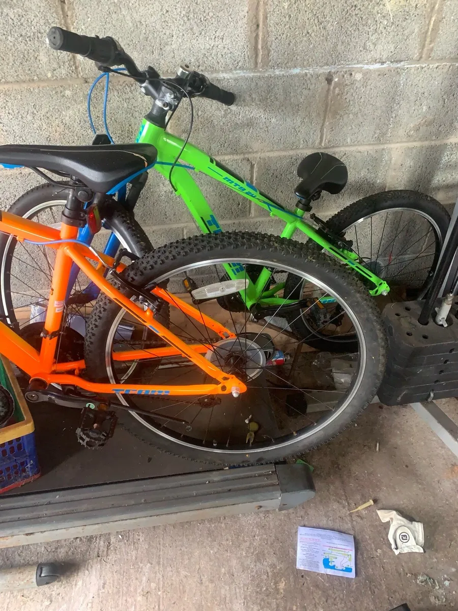 3 team bikes - Image 3