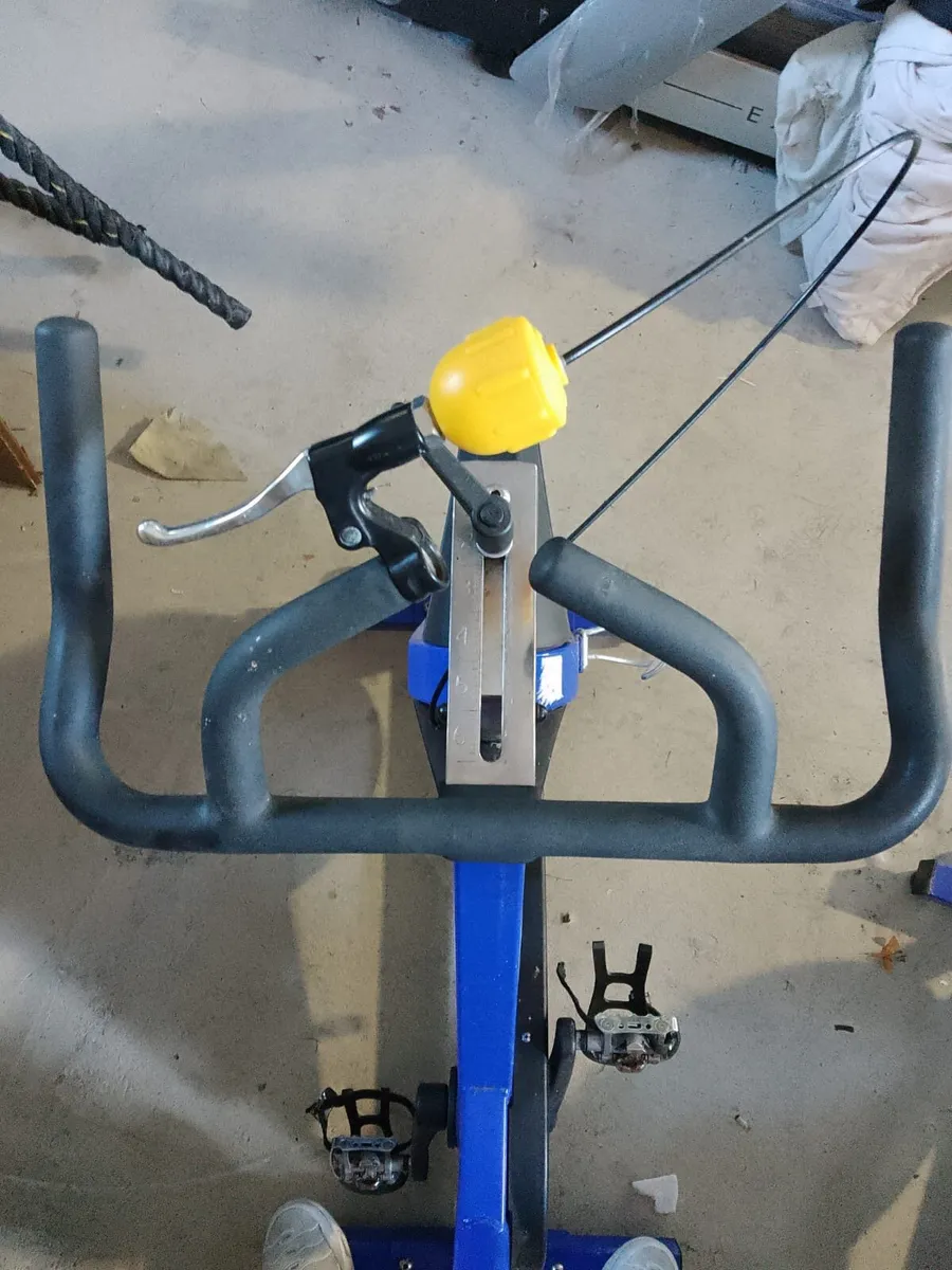 Pulse spin bikes - Image 3