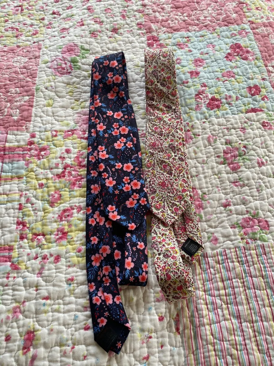 Child’s suit - Image 3