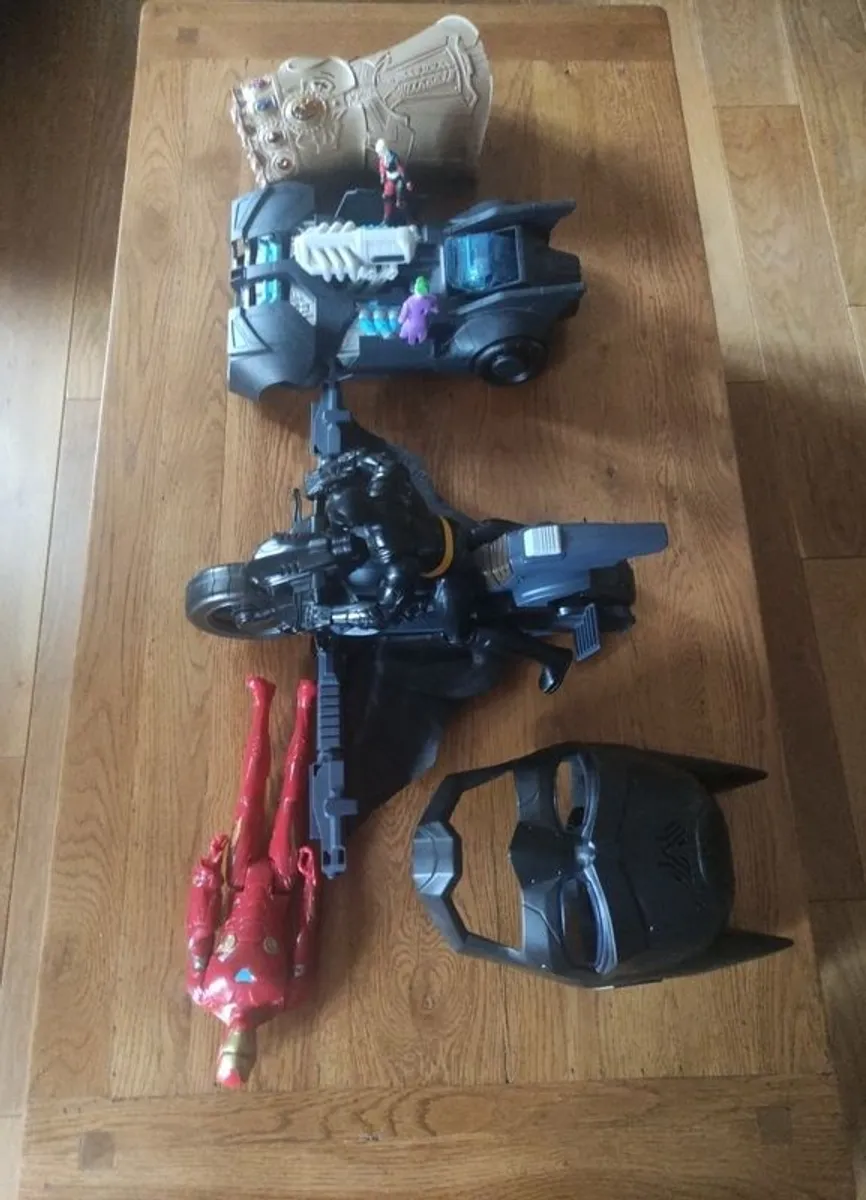 Batman ( bat mobil and bat bike, bat man figure, Joker and Harley Quinn - Image 1