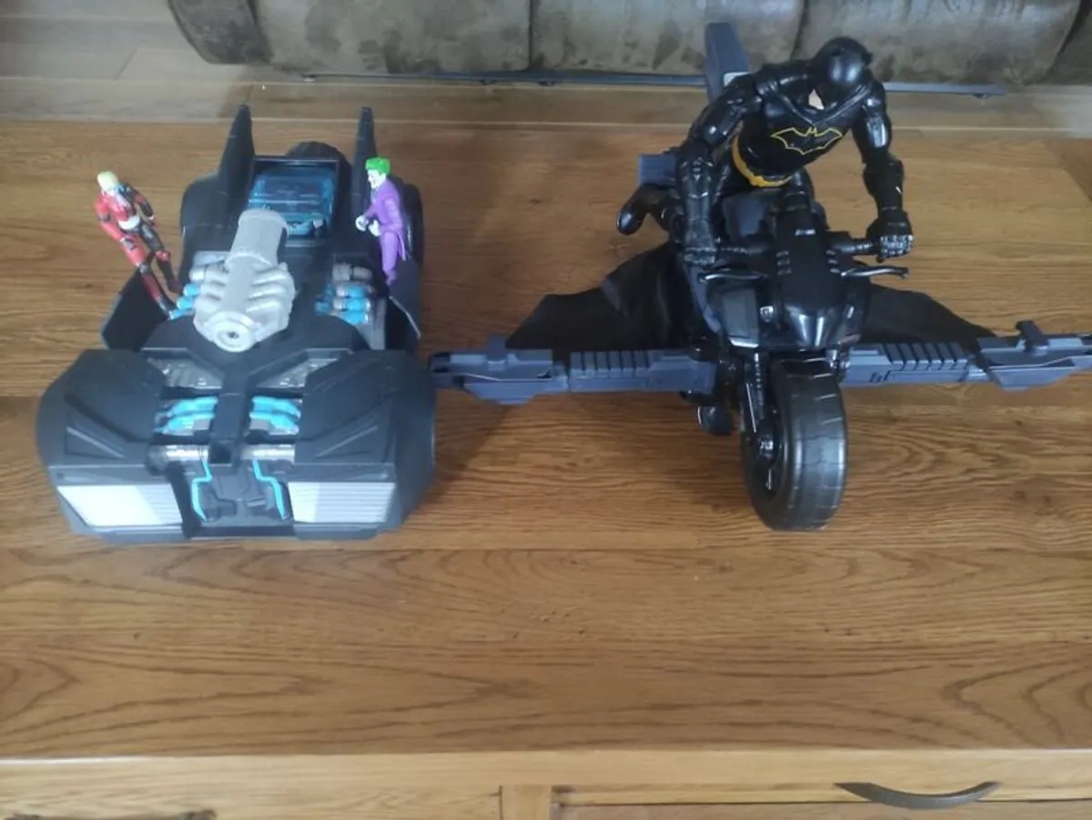 Batman ( bat mobil and bat bike, bat man figure, Joker and Harley Quinn - Image 4