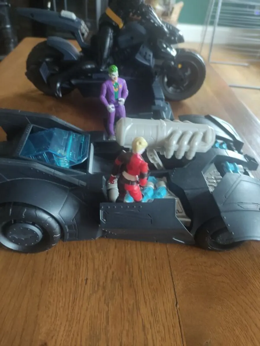 Batman ( bat mobil and bat bike, bat man figure, Joker and Harley Quinn - Image 2
