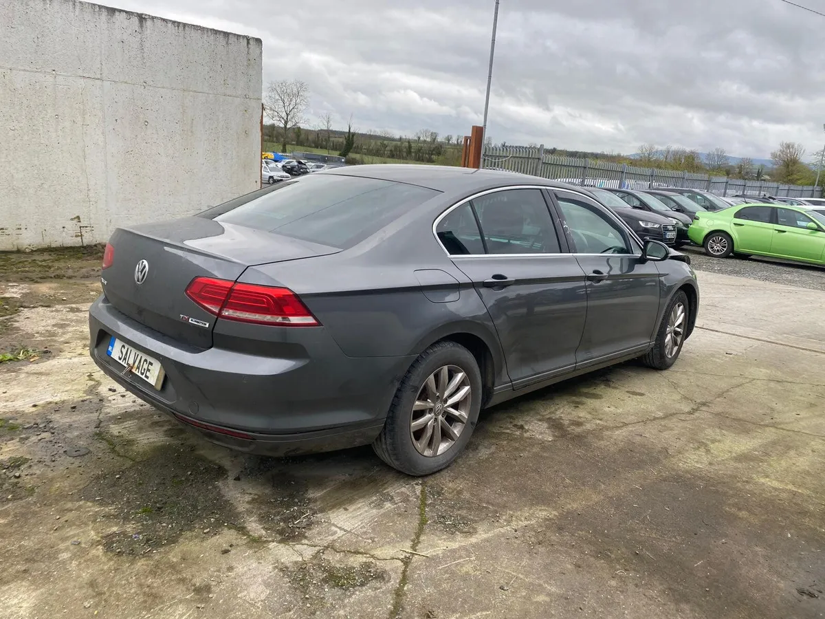 2016 VW Passat - Image 4