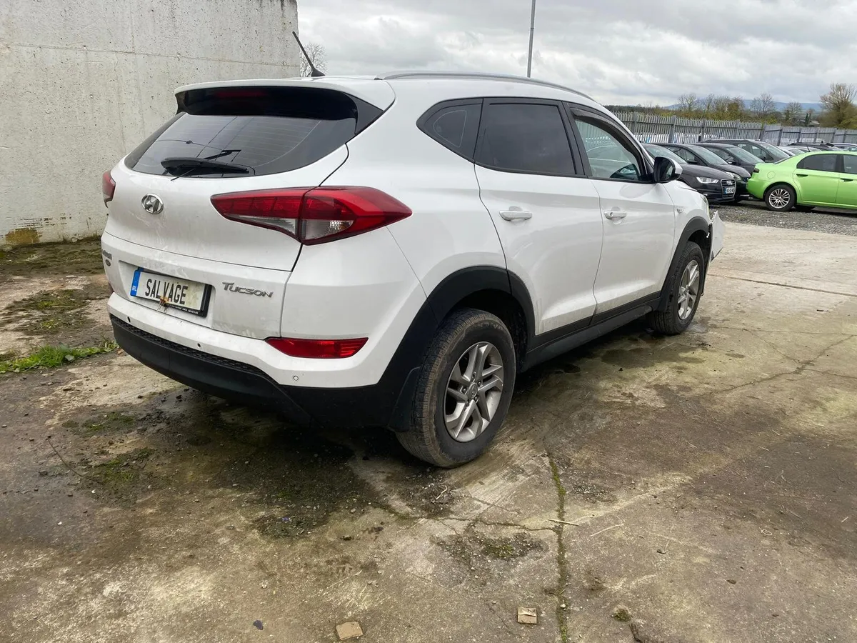 2017 Hyundai Tucson - Image 3