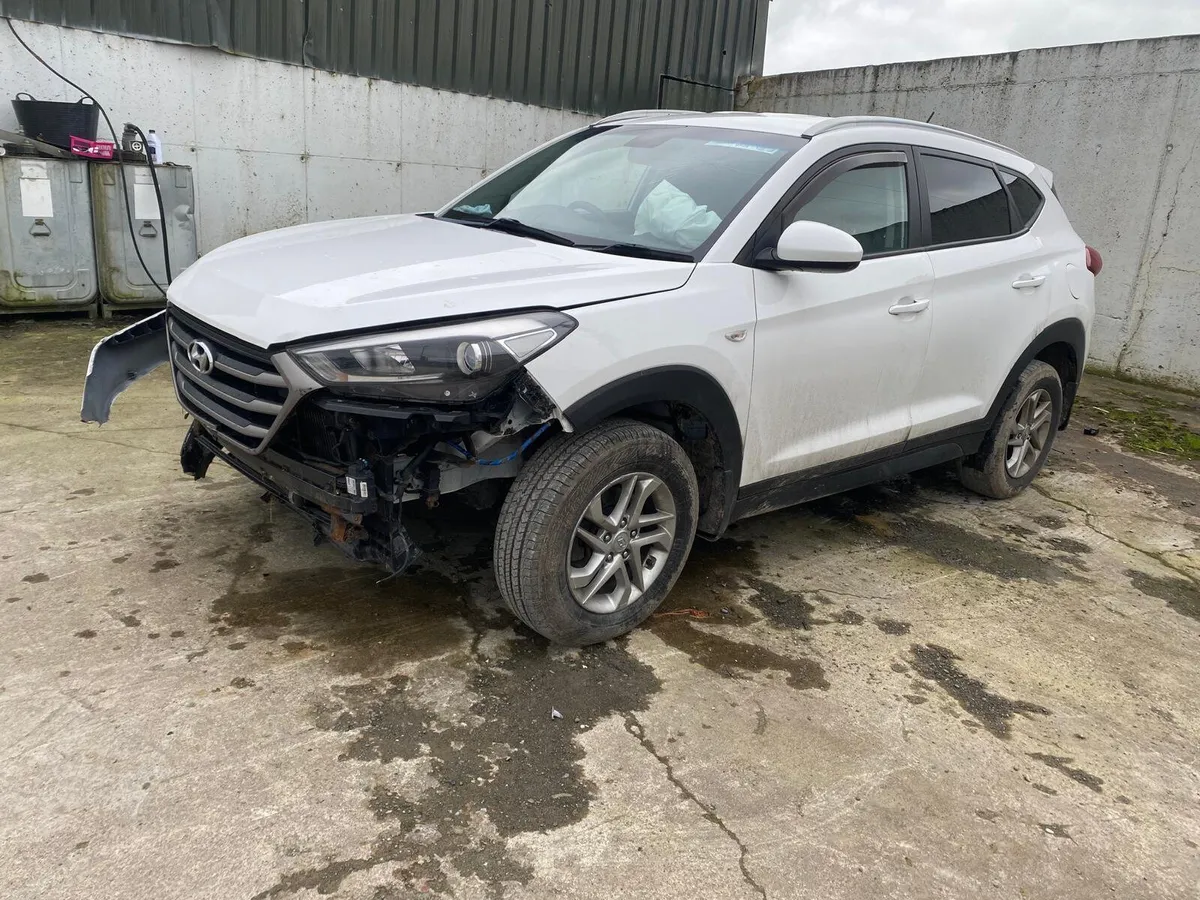 2017 Hyundai Tucson - Image 2