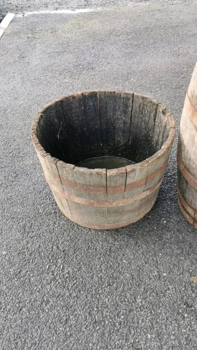 Whiskey barrel - Image 1
