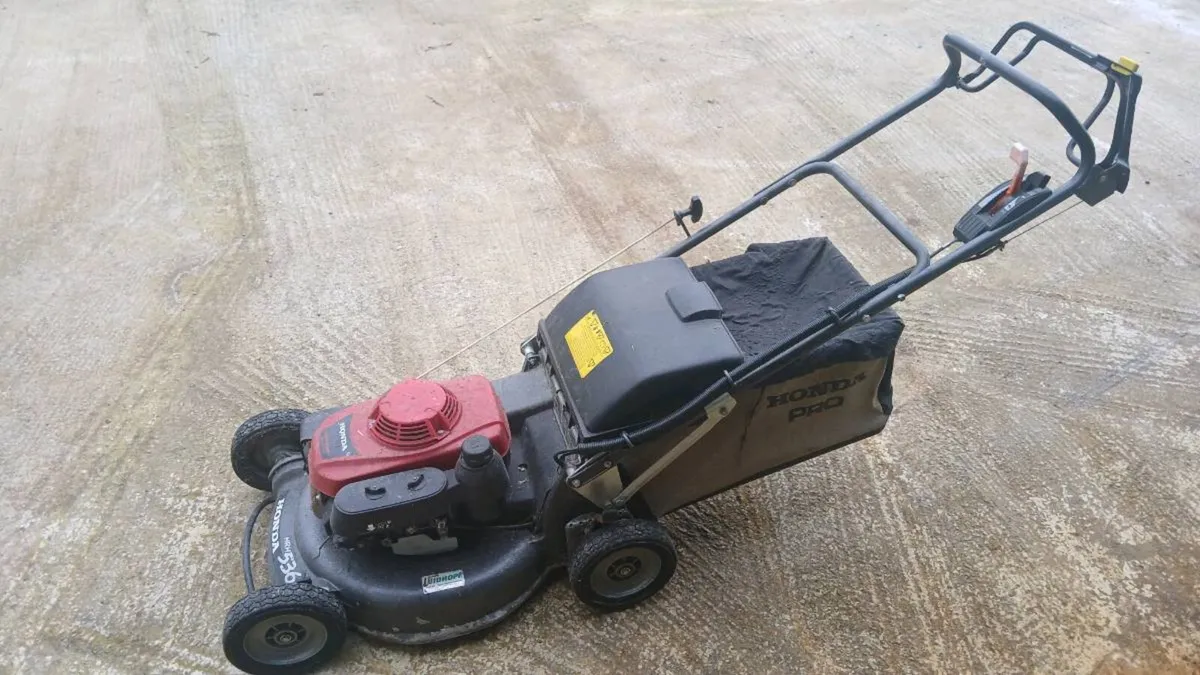 Honda HRH 536 Lawnmower - Image 2