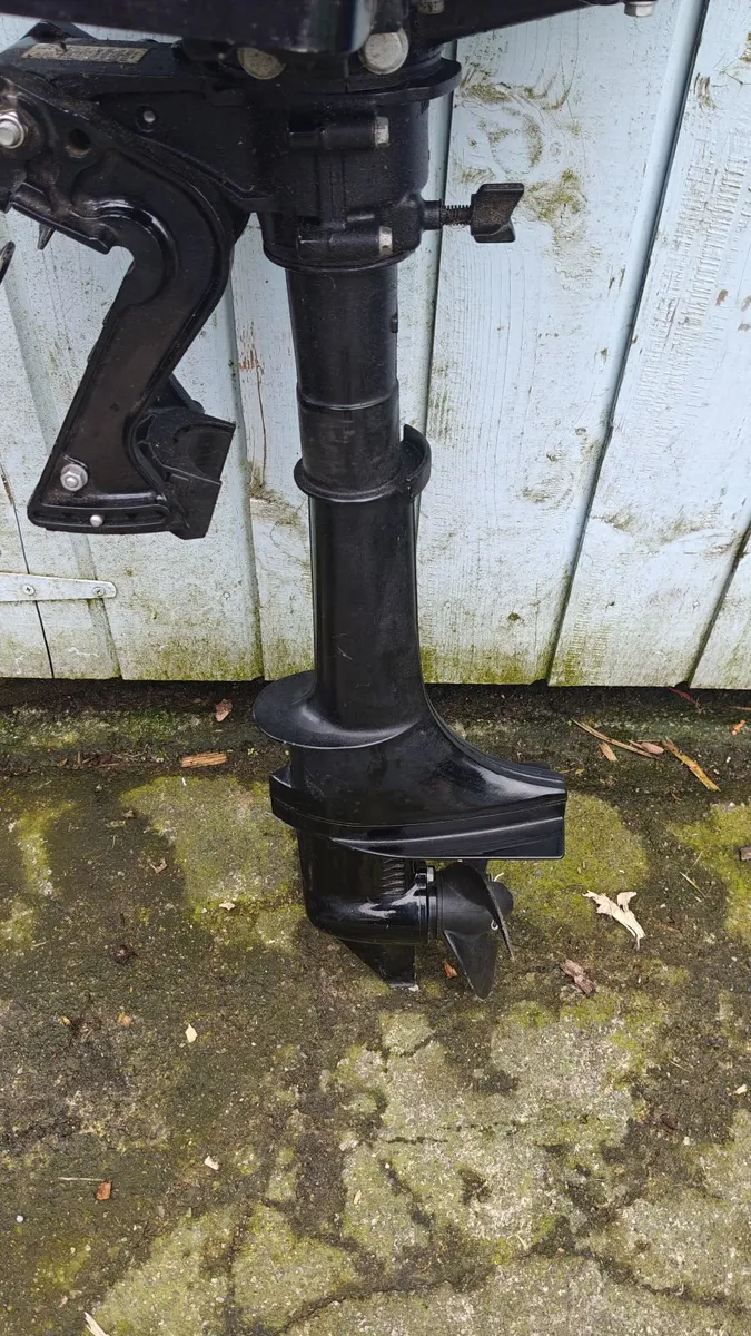 3.5hp Mercury outboard engine - Image 3