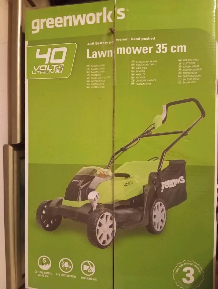 Greenworks battery lawnmower ,New - Image 1