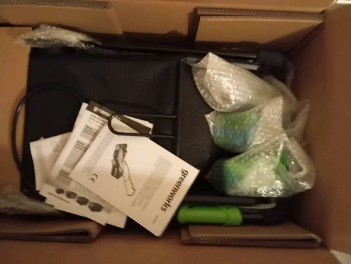 Greenworks battery lawnmower ,New - Image 2