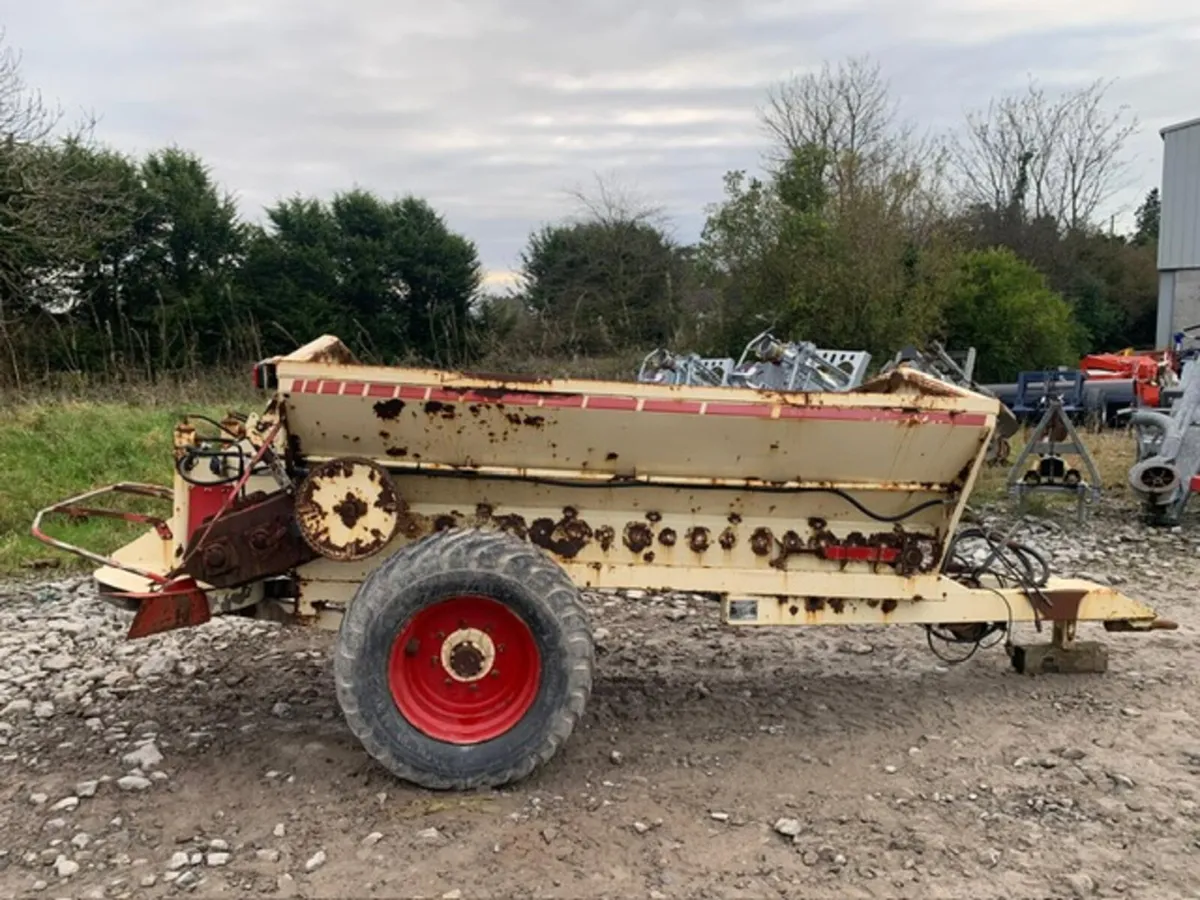 LAND DRIVE 6T LIME SPREADER :  11018811 - Image 3