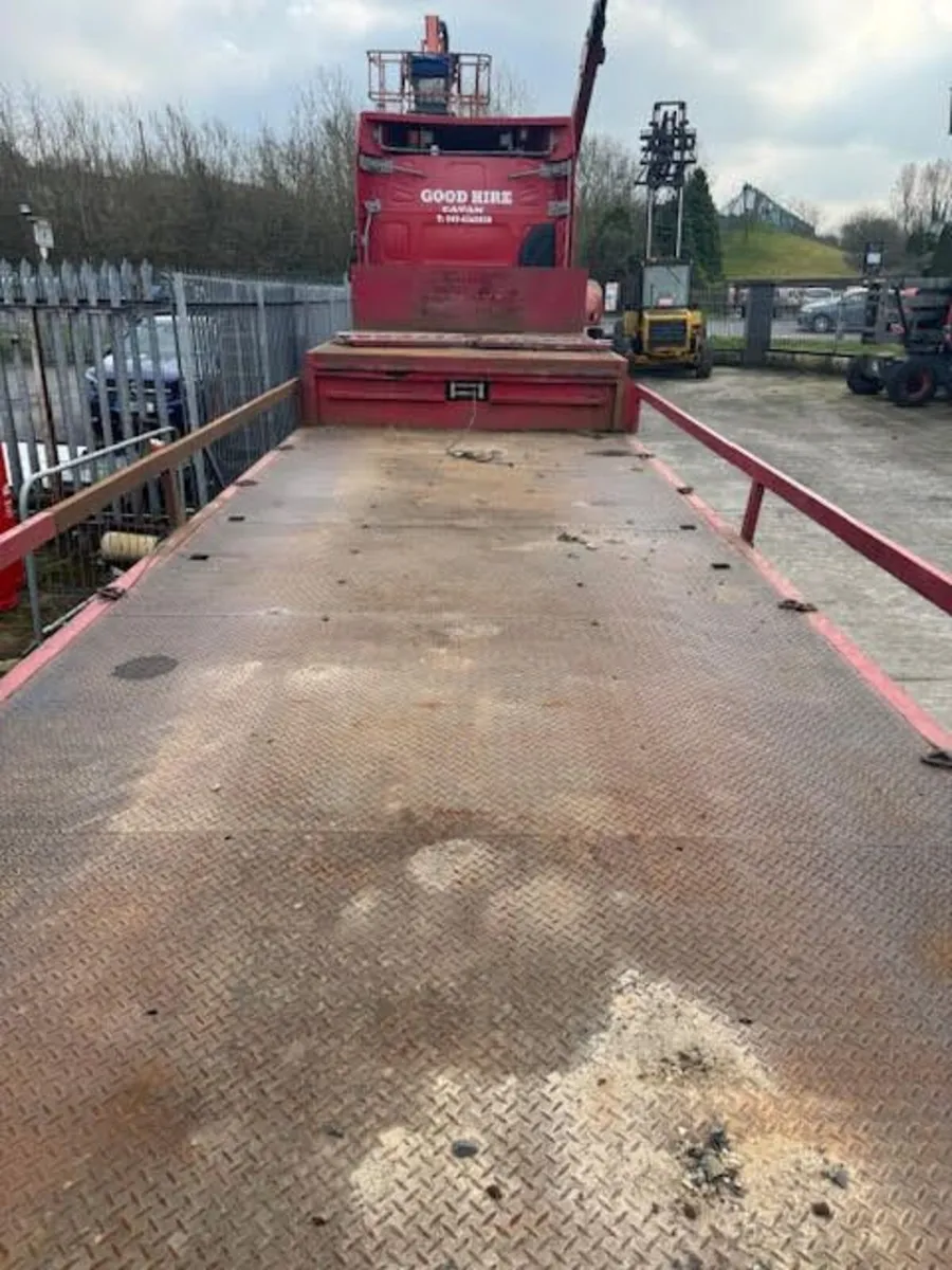 Twin axle Low loader - Image 2