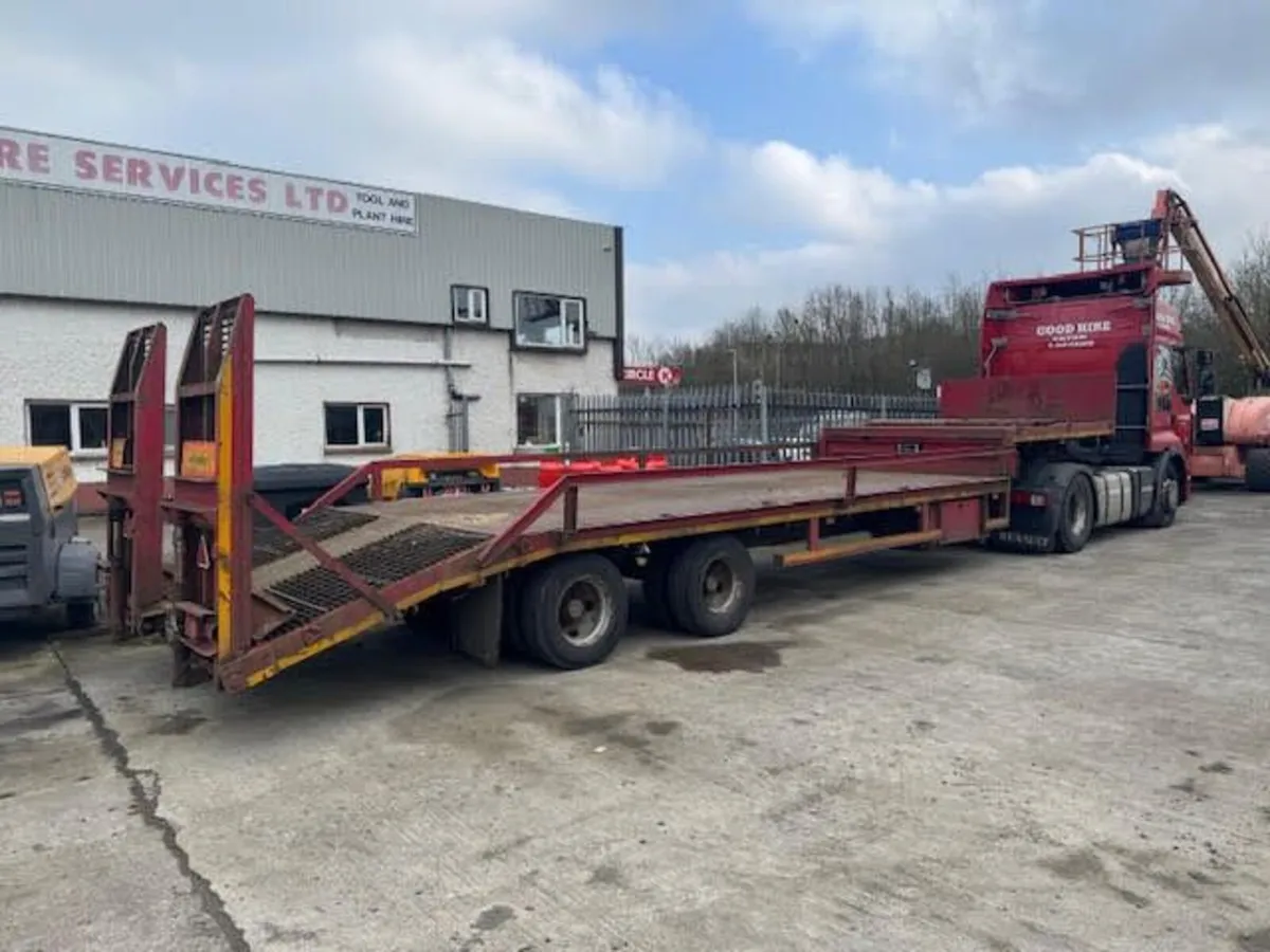 Twin axle Low loader - Image 1