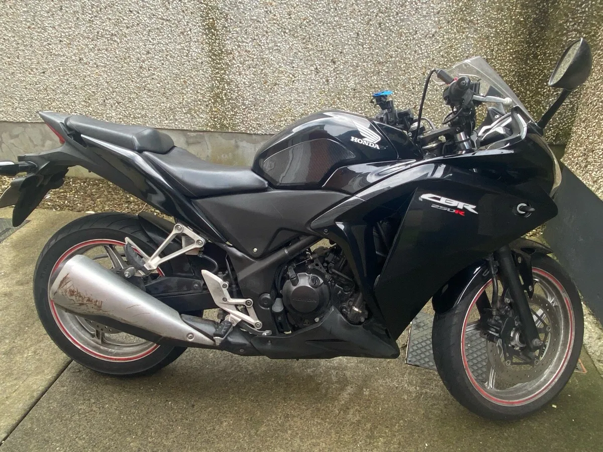 Honda CBR 250R - Image 1