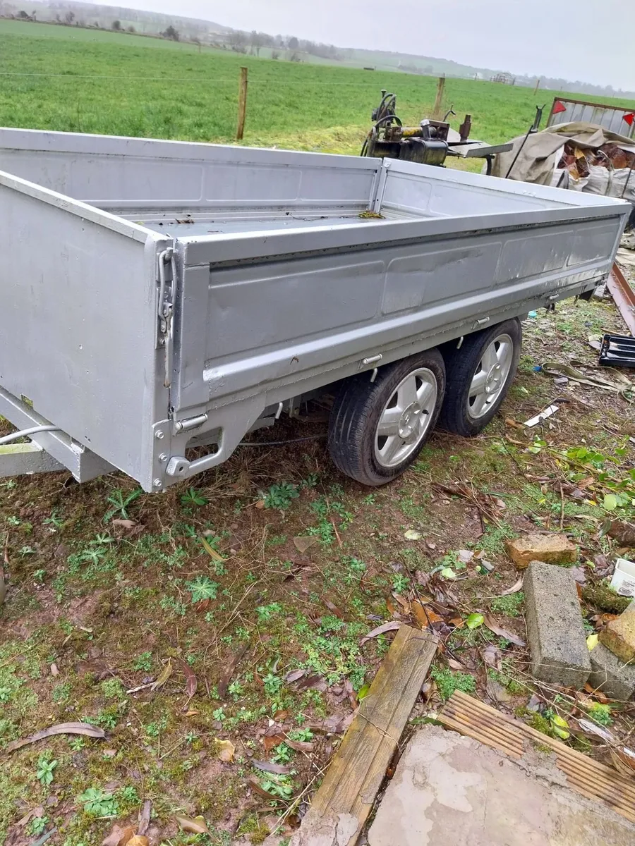 Trailers - Image 1