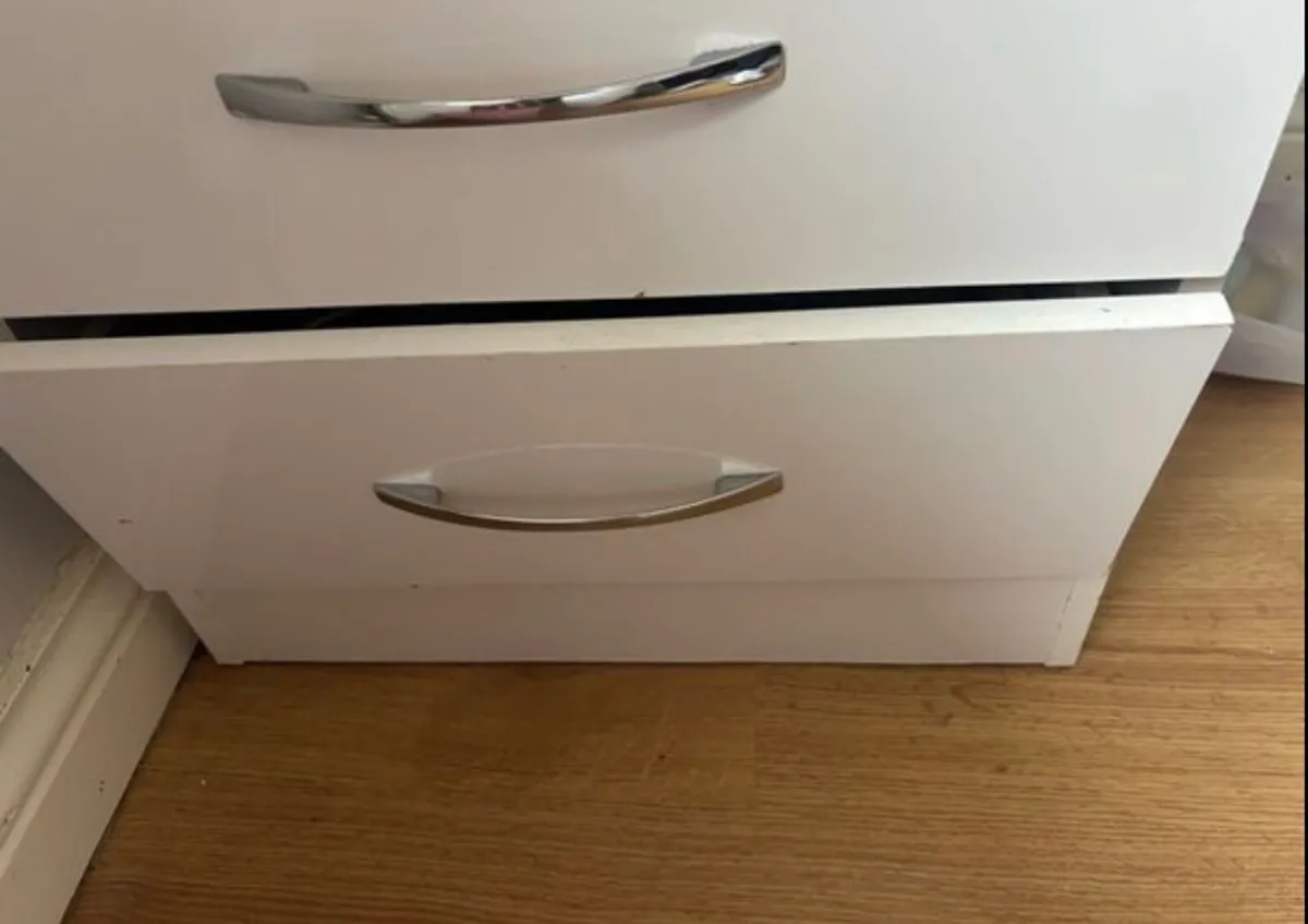 Vanity table - Image 2